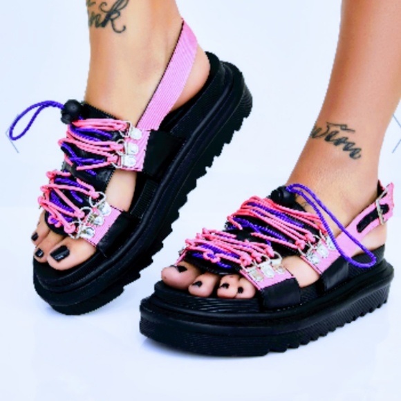 🌺PARADISE 🌺Platform Footbed Strap Sandals - Picture 3 of 5